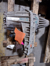 Load image into Gallery viewer, TRANSFER CASE 1500 Pickup 2500 Pickup 3500 Pickup 2006-2011 - MM2770403