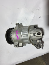 Load image into Gallery viewer, AC Compressor Volvo XC40 2019 - MM2797375