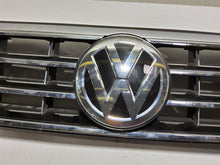Load image into Gallery viewer, Grille Volkswagen Passat 2017 - MM2807285