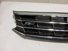 Load image into Gallery viewer, Grille Volkswagen Passat 2017 - MM2807285
