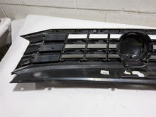 Load image into Gallery viewer, Grille Volkswagen Passat 2017 - MM2807285