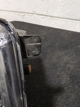 Load image into Gallery viewer, Headlight Lamp Assembly Hyundai Tucson 2022 - MM2819656