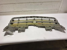 Load image into Gallery viewer, Grille Cadillac STS 2006 - MM2860859