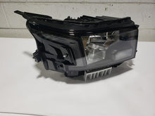 Load image into Gallery viewer, Headlight Lamp Assembly Nissan Frontier 2022 - MM2865815