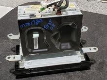 Load image into Gallery viewer, Radio Toyota Tacoma 2019 - MM2875412