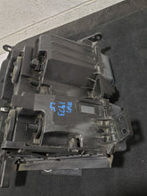 Load image into Gallery viewer, Headlight Lamp Assembly SILVERADO 1500 PICKUP 2019 - MM2909373