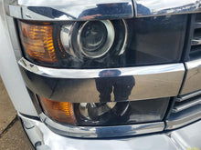 Load image into Gallery viewer, HEADLIGHT LAMP ASSEMBLY Silverado 2500 Pickup Silverado 3500 Pickup 15-19 Right - MM2918135