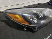 Load image into Gallery viewer, Headlight Lamp Assembly Ford Escape 2021 - MM2941566