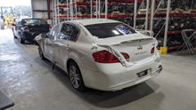 Load image into Gallery viewer, CARRIER ASSEMBLY Infiniti G37 M37 Q60 2009 09 2010 10 2011 11 12 13 Front - NW306635