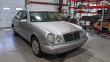 Load image into Gallery viewer, WHEEL Mercedes E300D E320 E430 1996 96 1997 97 98 99 - NW527985