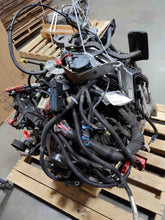 Load image into Gallery viewer, Transfer Case Cadillac Escalade 2003 - NW335277