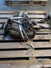 Load image into Gallery viewer, FRONT SPINDLE KNUCKLE Land Rover Discovery 02 03 04 Left - NW338013