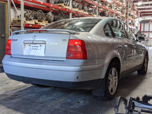 Load image into Gallery viewer, INTERIOR REAR VIEW MIRROR Golf Passat 2000 00 2001 01 2002 02 - NW339354