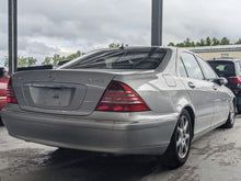 Load image into Gallery viewer, FENDER Mercedes S430 S500 S600 S350 2000 00 2001 01 2002 02 03 04 05 06 Right - NW342266
