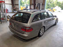 Load image into Gallery viewer, CARRIER ASSEMBLY E280 E300 E320 E350 E550 E63 07 08 09 AWD - NW459360