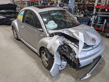 Load image into Gallery viewer, Steering Wheel Volkswagen Beetle 2000 - NW351724