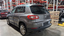 Load image into Gallery viewer, 4X4 TRANSFER CASE Volkswagen CC Tiguan 09 10 11 12 13 14 Auto - NW350911