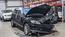 Load image into Gallery viewer, Transfer Case Volkswagen Touareg 2016 - NW366009