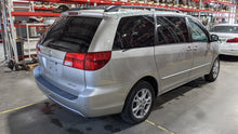 Load image into Gallery viewer, TRANSFER CASE Highlander Sienna RX330 2004 04 2005 05 2006 06 2007 07 - NW379927