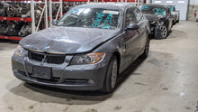Load image into Gallery viewer, CARRIER ASSEMBLY BMW 330XI 2006 06 Auto Rear - NW382025