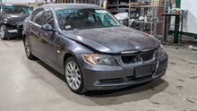 Load image into Gallery viewer, CARRIER ASSEMBLY BMW 330XI 2006 06 Auto Rear - NW382025