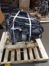 Load image into Gallery viewer, FRONT DOOR WINDOW REGULATOR C250 C300 C350 C63 12 13 14 15 Right - NW420454