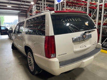 Load image into Gallery viewer, TAIL LIGHT LAMP Cadillac Escalade Escalade ESV 2007-2014 Right - NW425757