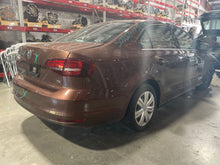 Load image into Gallery viewer, WIPER MOTOR Volkswagen Jetta 2011 11 2012 12 2013 13 Sedan - NW436846