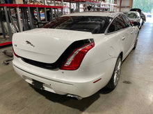 Load image into Gallery viewer, RADIATOR FAN ASSEMBLY Vanden Pl XF XFR XJ XJL XJR XK XKR 10-14 - NW439331