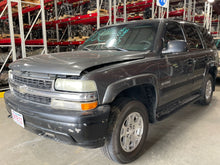 Load image into Gallery viewer, HEADLIGHT LAMP ASSEMBLY Silverado 1500 Pickup Silverado 2500 99-06 Right - NW476182