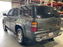 Load image into Gallery viewer, HEADLIGHT LAMP ASSEMBLY Silverado 1500 Pickup Silverado 2500 99-06 Right - NW476182
