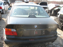 Load image into Gallery viewer, AC COMPRESSOR BMW 320i 525i M3 1992 92 93 - 99 - MM498178