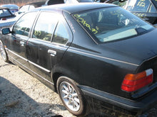Load image into Gallery viewer, AC COMPRESSOR BMW 320i 525i M3 1992 92 93 - 99 - MM498178