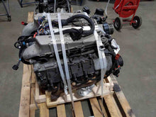 Load image into Gallery viewer, AIR CLEANER BOX CL500 CL55 CL600 CL65 CLS500 CLS55 E320 E350 03-06 Right - NW454143