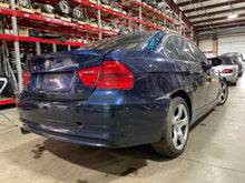 Load image into Gallery viewer, TRANSFER CASE BMW 530xi 528xi 328xi 332xi 2006 06 2007 07 2008 08 09 2010 10 - NW471763