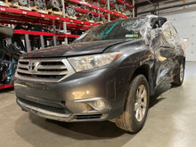 Load image into Gallery viewer, FRONT CV AXLE SHAFT Toyota Highlander 2013 13 Right - NW472842
