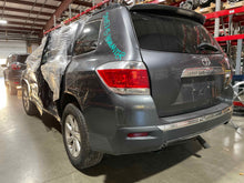 Load image into Gallery viewer, TAIL LIGHT LAMP ASSEMBLY Highlander 2011 11 2012 12 2013 13 Left - NW473598