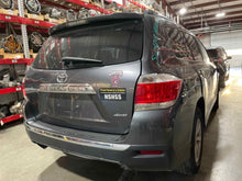Load image into Gallery viewer, TAIL LIGHT LAMP ASSEMBLY Highlander 2011 11 2012 12 2013 13 Left - NW473598
