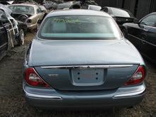 Load image into Gallery viewer, Radio Jaguar XJ8 2004 04 2005 05 2006 06 2007 07 AM FM CD - MM503646