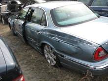 Load image into Gallery viewer, Radio Jaguar XJ8 2004 04 2005 05 2006 06 2007 07 AM FM CD - MM503646