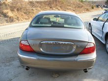 Load image into Gallery viewer, CD AUTO CHANGER Jaguar S Type 2000 00 2001 01 2002 02 03 - MM510112