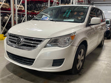 Load image into Gallery viewer, Front Knee Volkswagen Routan 2011 - NW488704