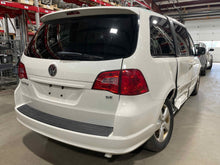 Load image into Gallery viewer, Front Door Glass Volkswagen Routan 2011 - NW488603
