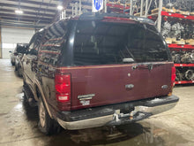 Load image into Gallery viewer, TRANSFER CASE Ford Expedition Lincoln Navigator 99 00 01 02 - NW493683