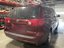 Load image into Gallery viewer, AIR CLEANER BOX RX350 Highlander Sienna 07 08 09 10 11 12 13 - NW501303