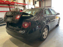 Load image into Gallery viewer, SIDE VIEW MIRROR Volkswagen Jetta 2005 05 2006 06 07 08 09 10 Right - NW508585