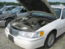 Load image into Gallery viewer, Radio LINCOLN & TOWN CAR 1999 - MM526798