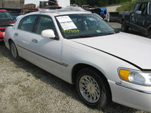 Load image into Gallery viewer, Radio LINCOLN & TOWN CAR 1999 - MM526798