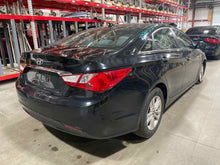 Load image into Gallery viewer, OUTER TAIL LIGHT LAMP Hyundai Sonata 11 12 13 14 Left - NW523050