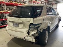 Load image into Gallery viewer, REAR WIPER MOTOR Gl320 Gl350 Gl450 Gl550 GL63 AMG ML320 ML350 06-15 - NW523107